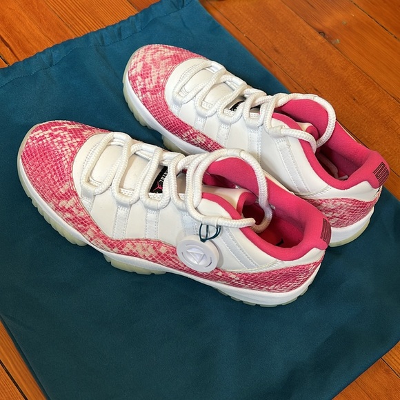 AUTHENTICATED VINTAGE - Air Jordan 11 - Pink Snakeskin Women’s - NEW - Picture 3 of 8
